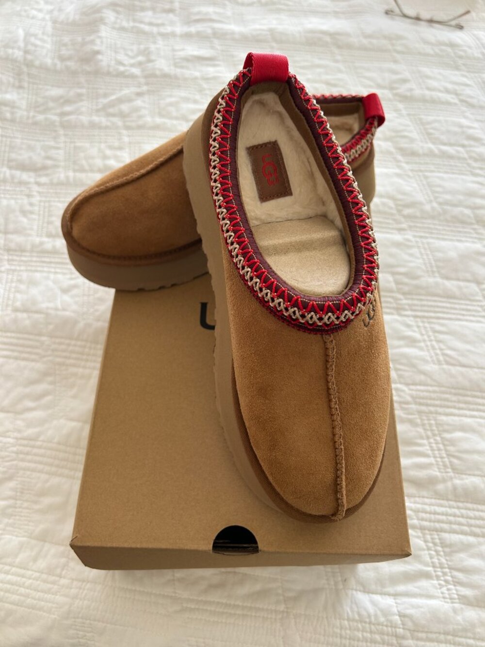 UGG size 8 Chestnut - Picture 4 of 5
